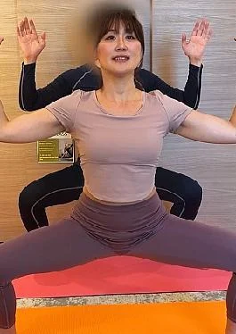 FC2PPV-4721412 I Experienced Nude Yoga In New York. CFNM