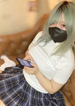 FC2PPV-4987190 Solo Shoot Huge Breasts, Petite Frame, Flashy Hair, a Downer Gal Who Shows Up