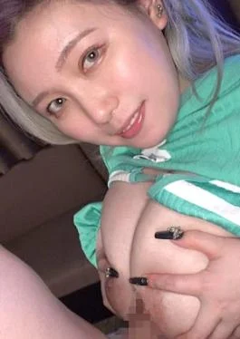 FC2PPV-4989682 I-Cup Plump Big Breasts, Tongue Play, Intense 3P, Creampie, Bukkake